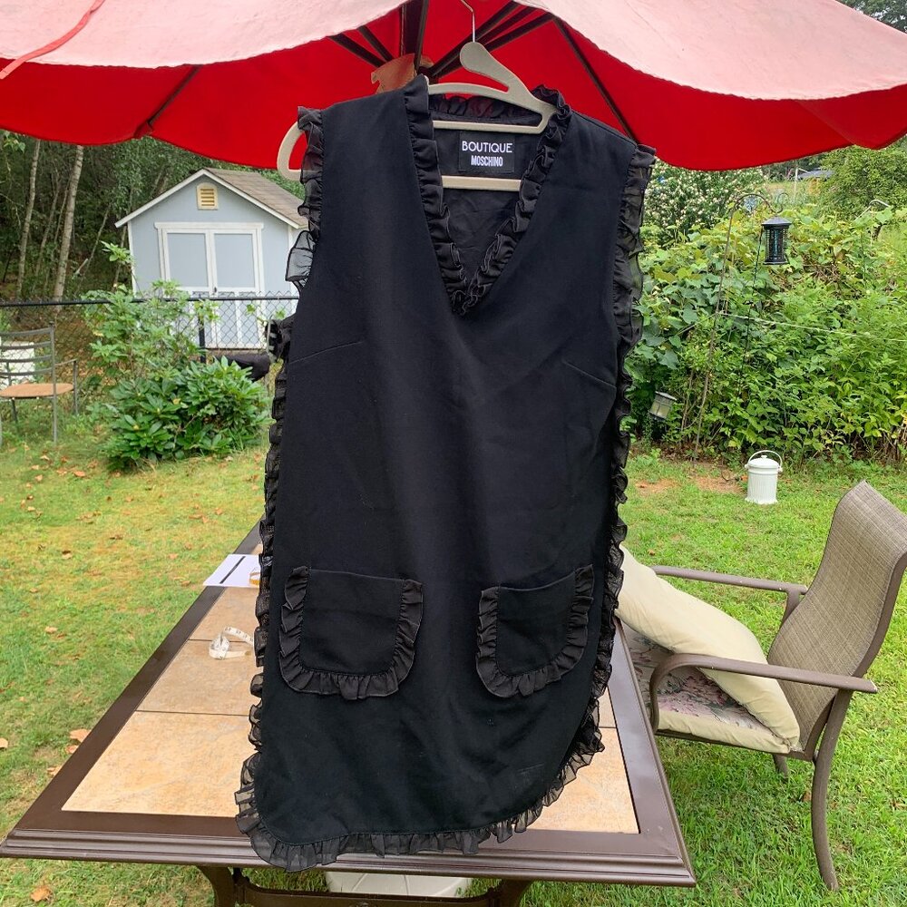 Boutique Moschino Classic Black Dress